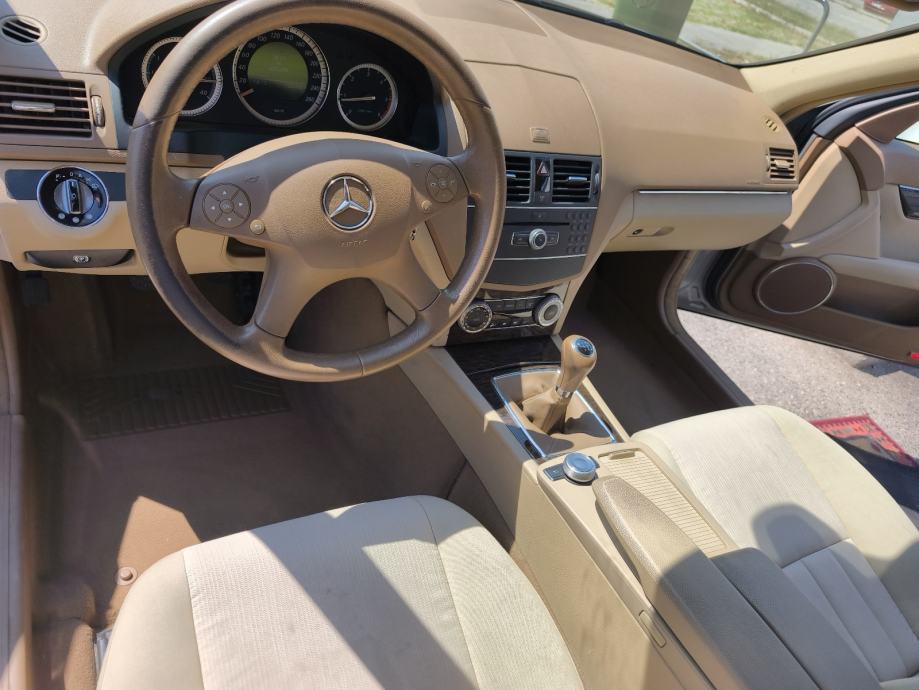 Mercedes-Benz C-klasa 220 CDI, PRVI vlasnik, fotografija 8