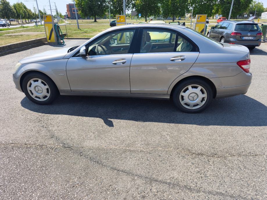 Mercedes-Benz C-klasa 220 CDI, PRVI vlasnik, fotografija 3