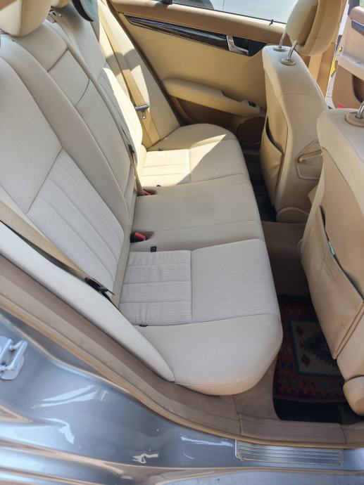 Mercedes-Benz C-klasa 220 CDI, PRVI vlasnik, fotografija 9