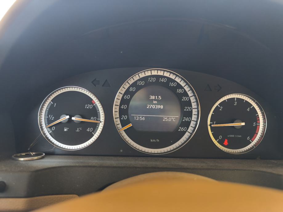 Mercedes-Benz C-klasa 220 CDI, PRVI vlasnik, fotografija 12