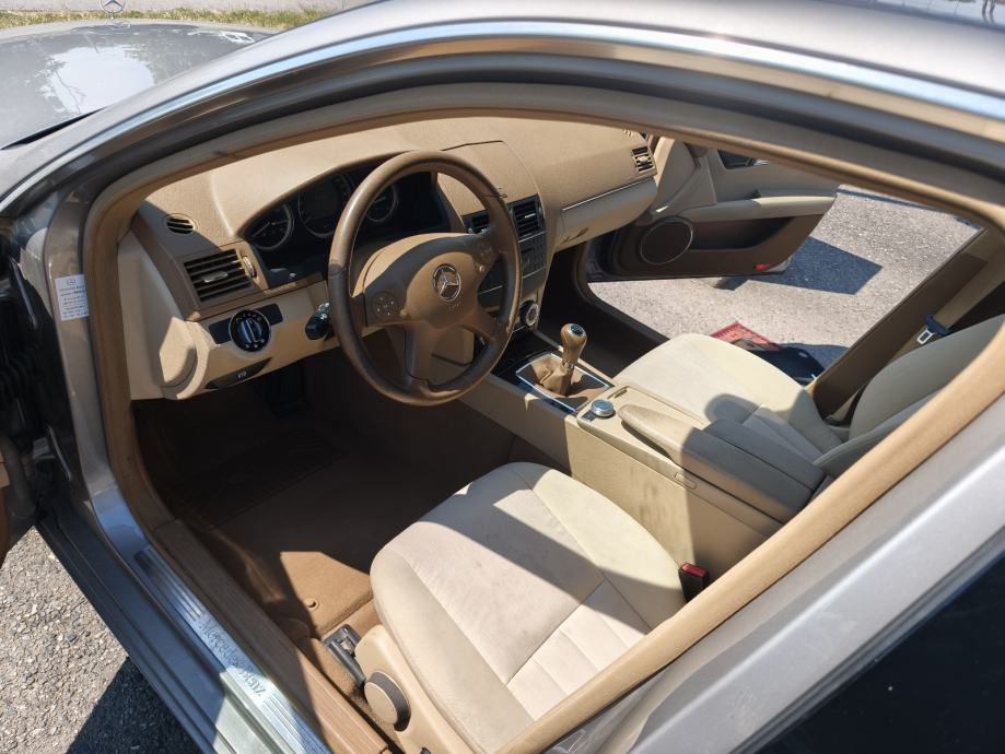 Mercedes-Benz C-klasa 220 CDI, PRVI vlasnik, fotografija 11