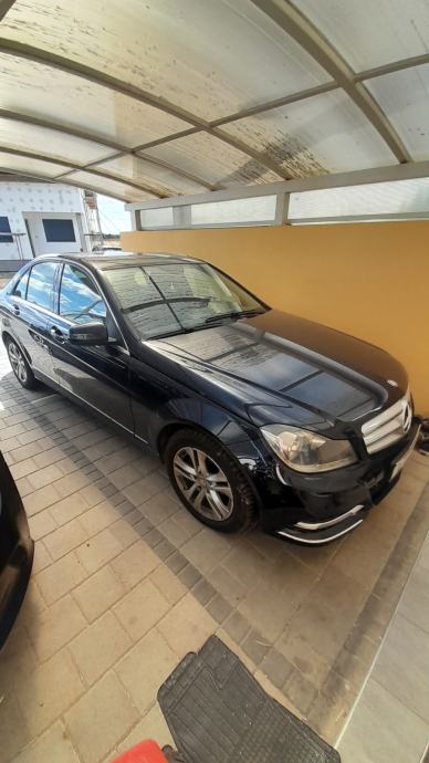 Mercedes-Benz C-klasa 220 CDI Avantgarde BlueEFFICIENCY, pogled izvana - slika 3