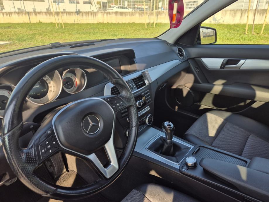 Mercedes-Benz C-klasa 220 CDI, fotografija 2