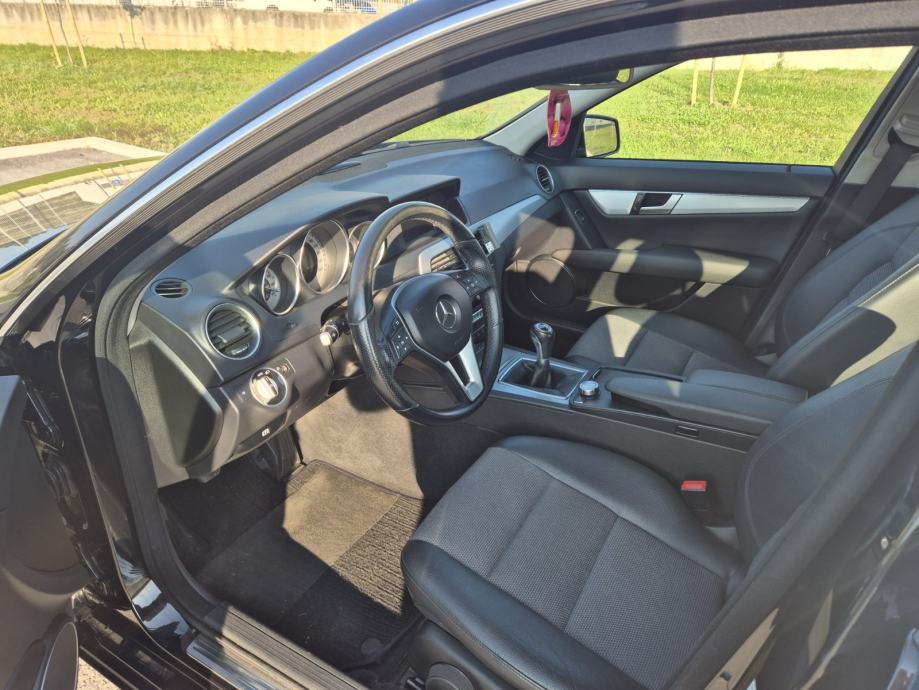 Mercedes-Benz C-klasa 220 CDI, fotografija 13