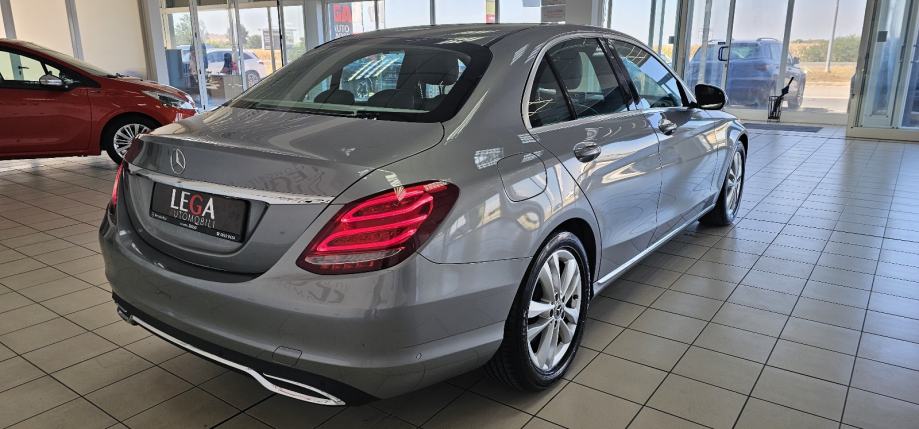 Mercedes-Benz C-klasa 220 D automatik AVANTGARDE, fotografija 4