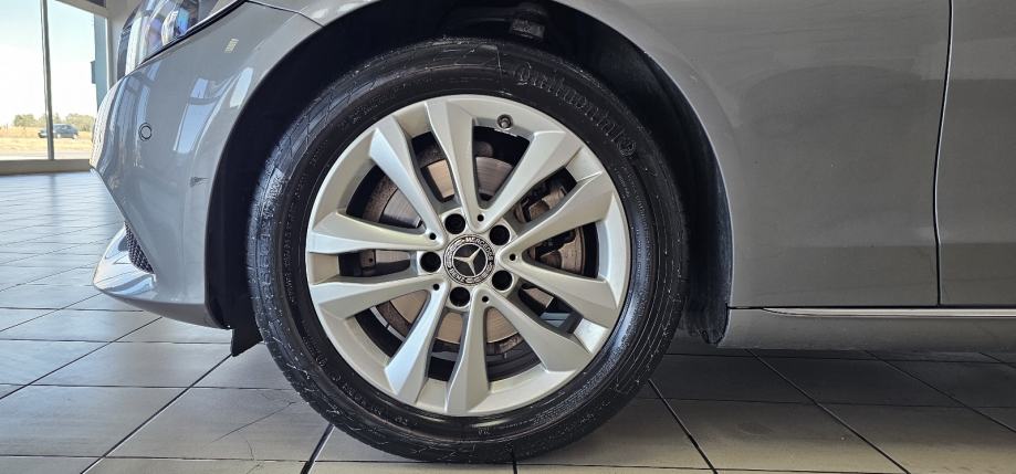 Mercedes-Benz C-klasa 220 D automatik AVANTGARDE, fotografija 9