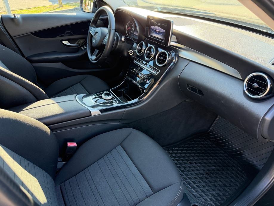 Mercedes-Benz C 220 D Avantgarde automatik / Nije uvoz, fotografija 9