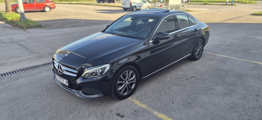 Mercedes-Benz C-klasa 220 D AVANGARD 2017g samo 102 TKM "PRVI VLASNIK", fotografija 12