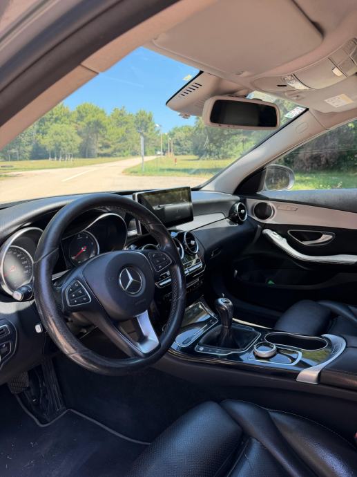 Mercedes-Benz C-klasa 220 D, fotografija 17