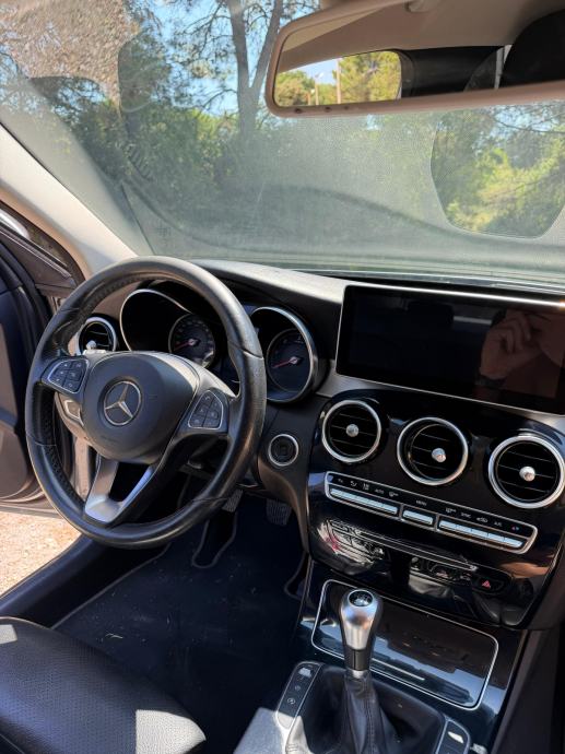 Mercedes-Benz C-klasa 220 D, fotografija 12