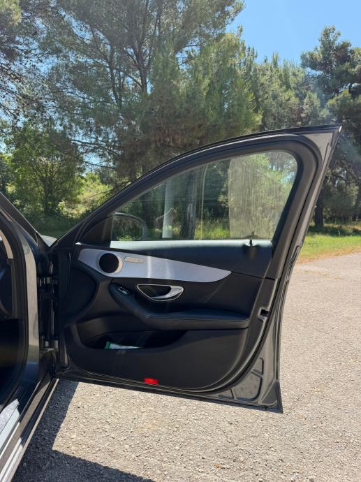 Mercedes-Benz C-klasa 220 D, fotografija 15