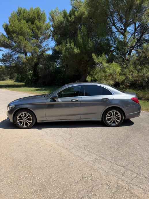 Mercedes-Benz C-klasa 220 D, fotografija 9