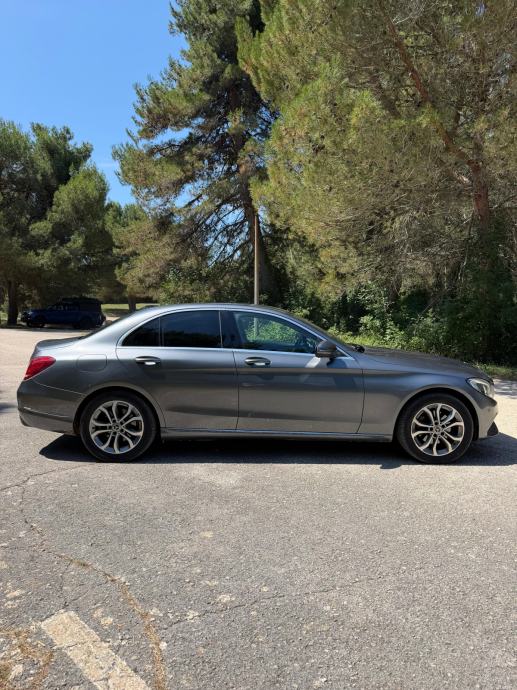 Mercedes-Benz C-klasa 220 D, fotografija 13