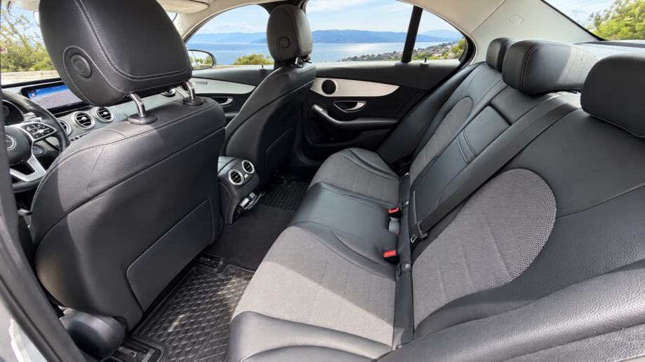 Mercedes-Benz C-klasa 220 D, fotografija 9