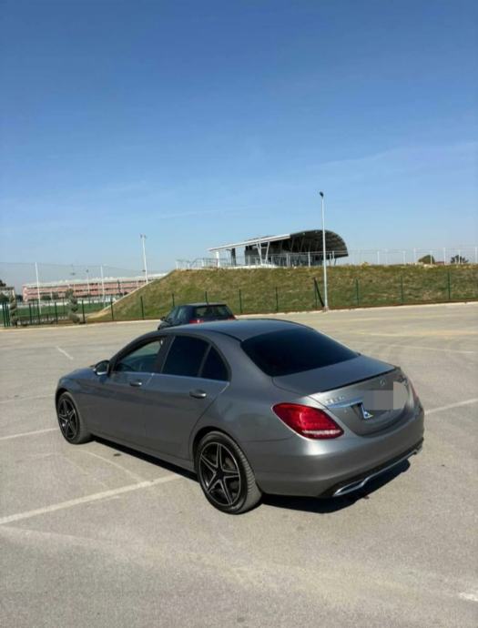 Mercedes-Benz C-klasa 220 D, fotografija 2
