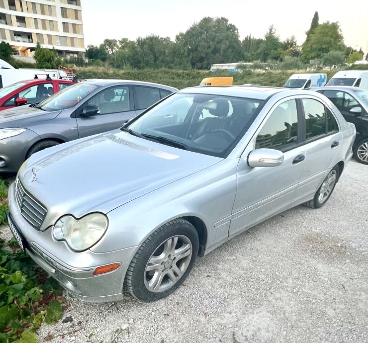 Mercedes-Benz C-klasa 230 automatik, pogled izvana - slika 2