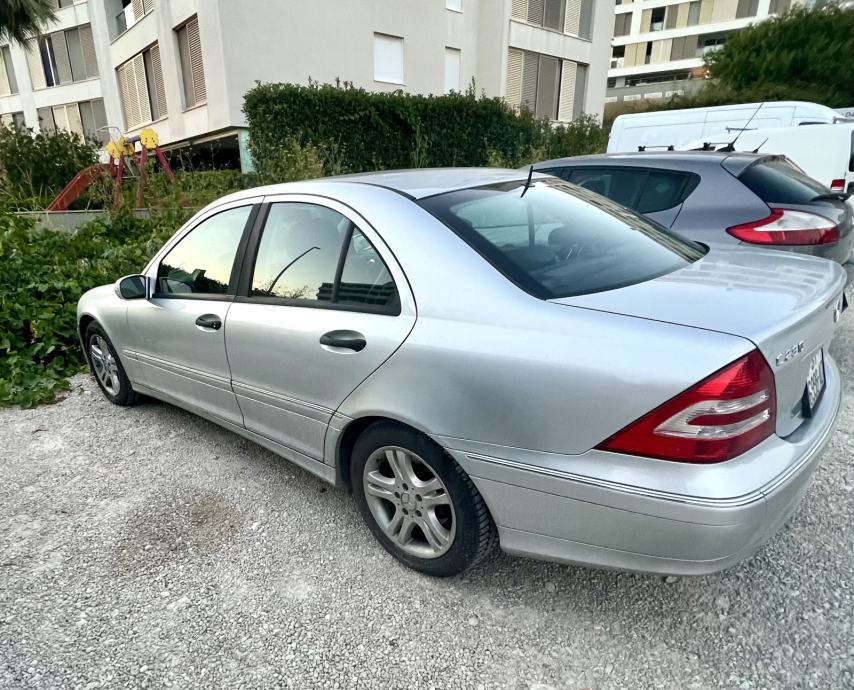 Mercedes-Benz C-klasa 230 automatik, pogled izvana - slika 3