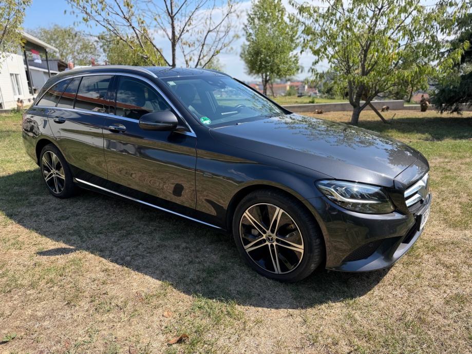 Mercedes-Benz C-klasa 300de, fotografija 3