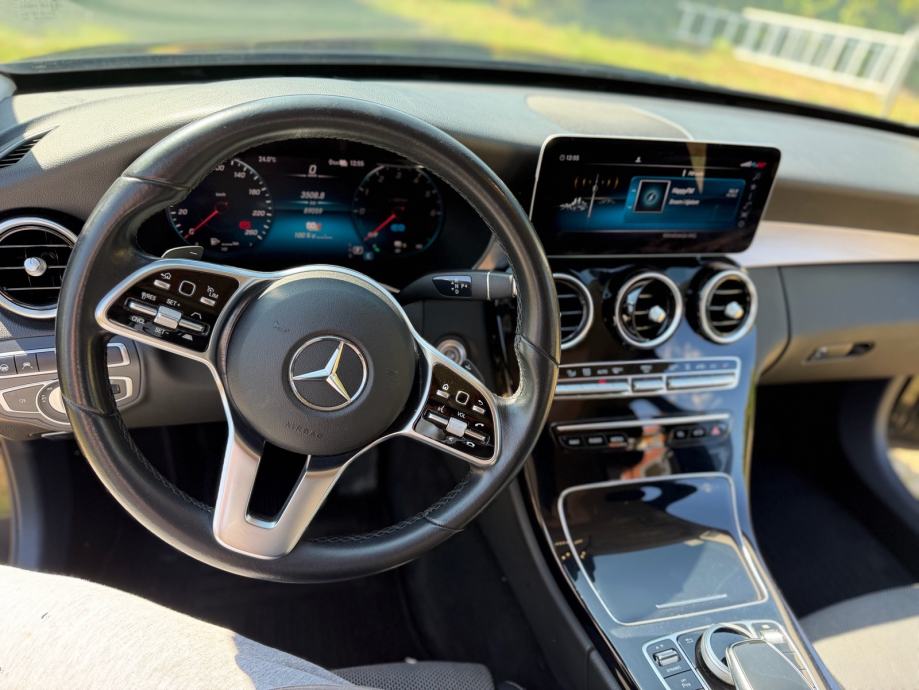 Mercedes-Benz C-klasa 300de, fotografija 6