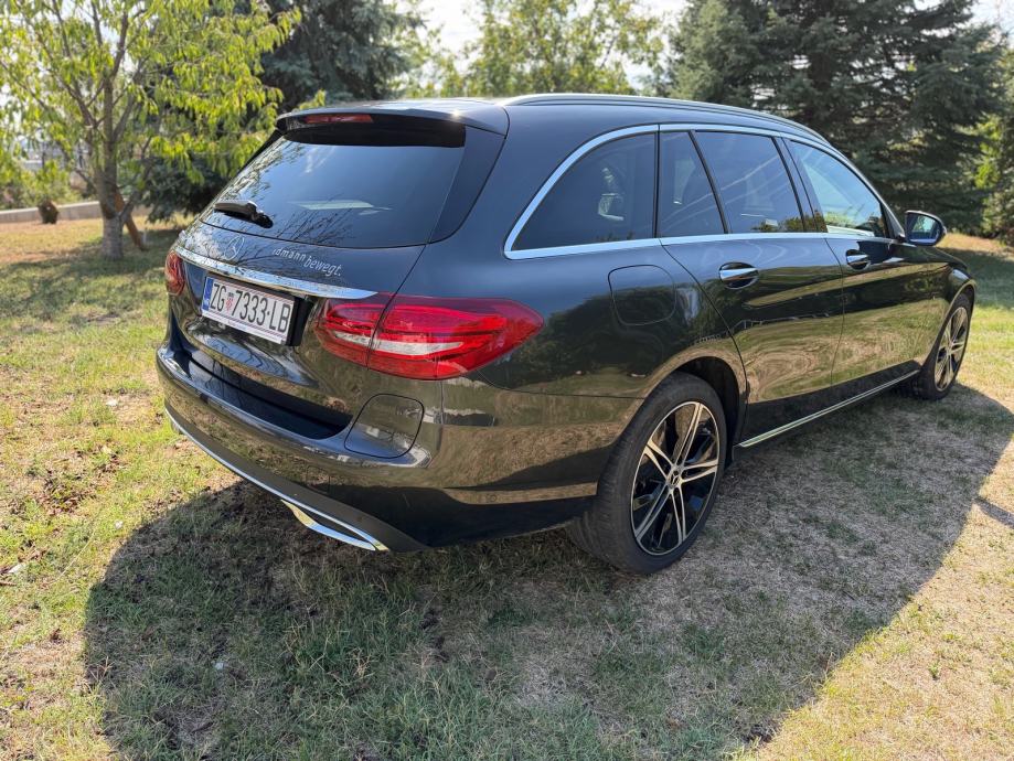 Mercedes-Benz C-klasa 300de, fotografija 5