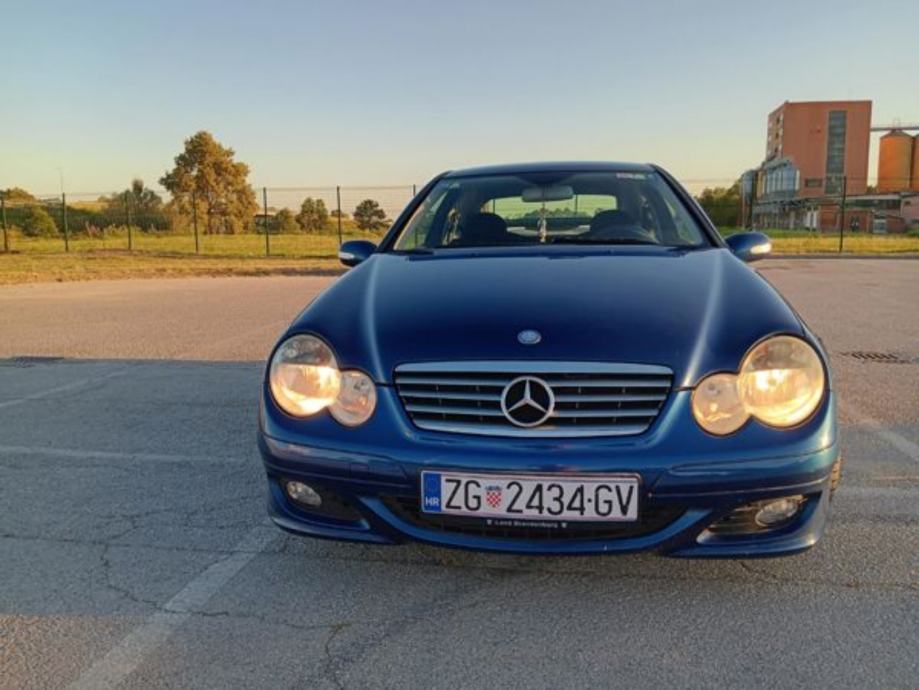 Mercedes-Benz C-klasa Coupe cdi 200, fotografija 8