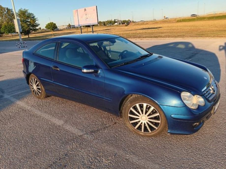 Mercedes-Benz C-klasa Coupe cdi 200, fotografija 7