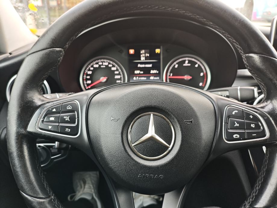 Mercedes-Benz C-klasa 220 D 9G automatik, fotografija 9