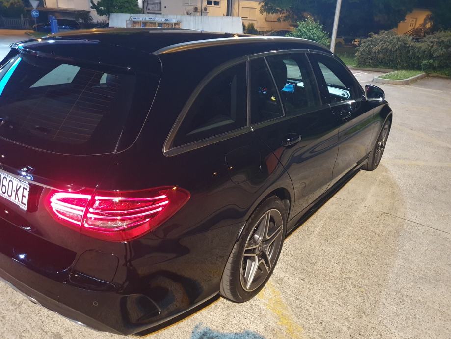 Mercedes-Benz C-klasa T-model 300 d, fotografija 11