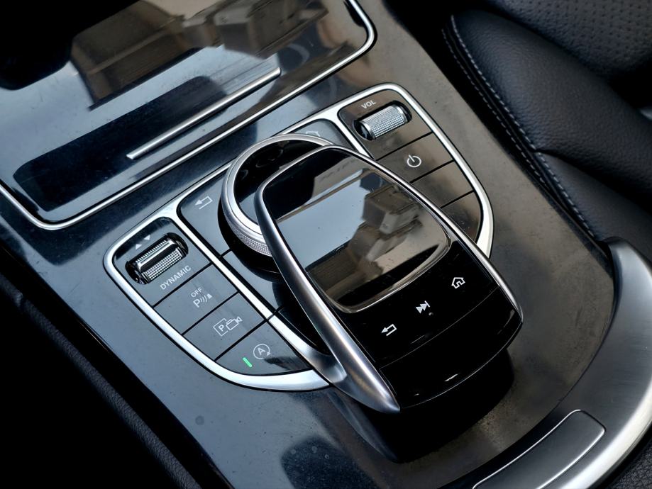 Mercedes-Benz C-Razred 180d AMG Line Avt. LED•TEMP•NAVI•KAMERA•F1•18C, fotografija 12