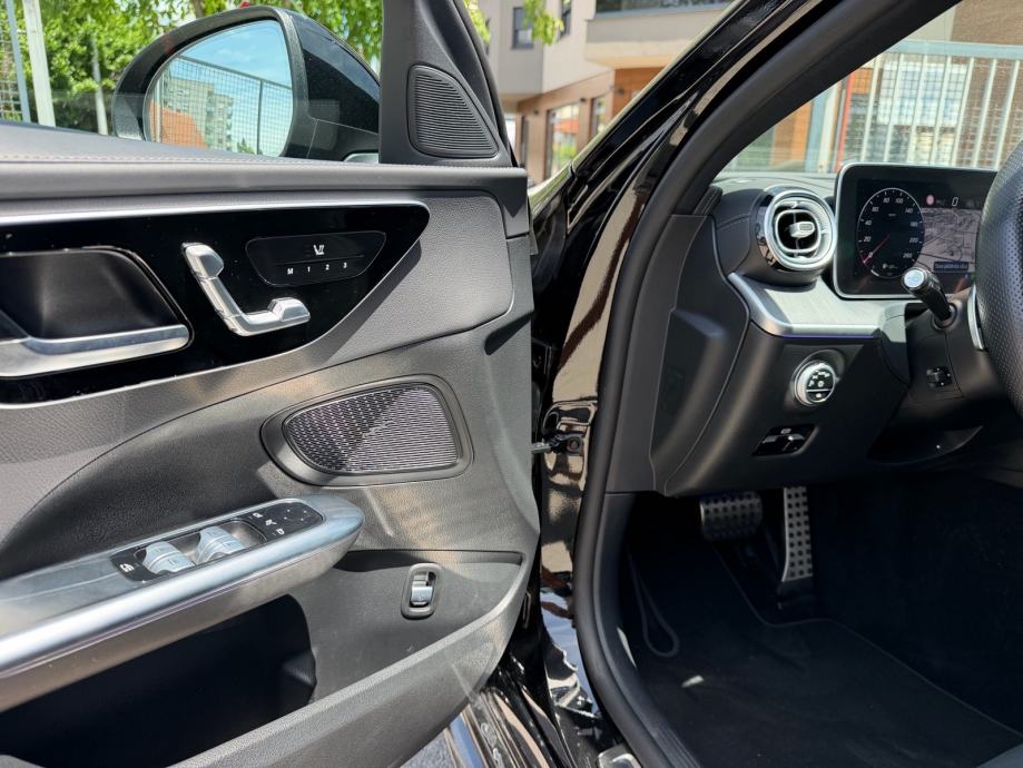 Mercedes-Benz C220d 4Matic AMG Nighpaket **FULL OPREMA**, fotografija 11