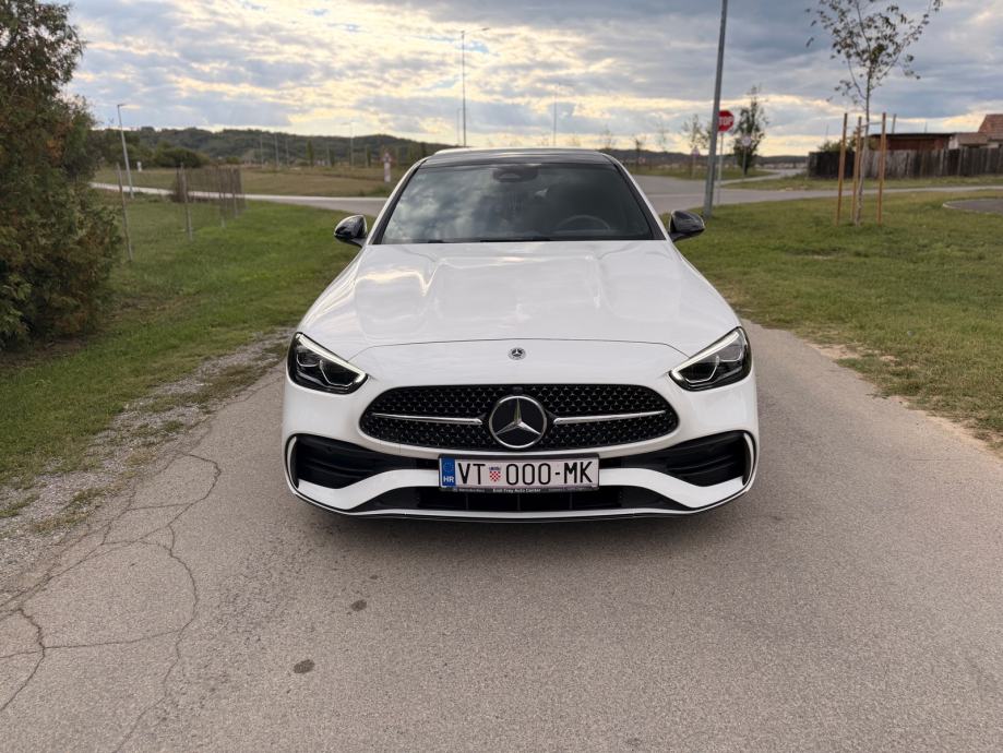 Mercedes-Benz C220d AMG PRVI VLASNIK 10tkm automatik, fotografija 2