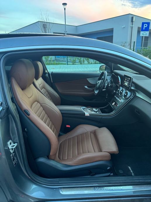 Mercedes - Benz C250 Coupe, fotografija 18