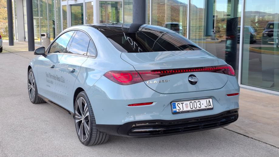 Mercedes-Benz CLA 250+ EQ ODMAH DOSTUPNO, fotografija 7