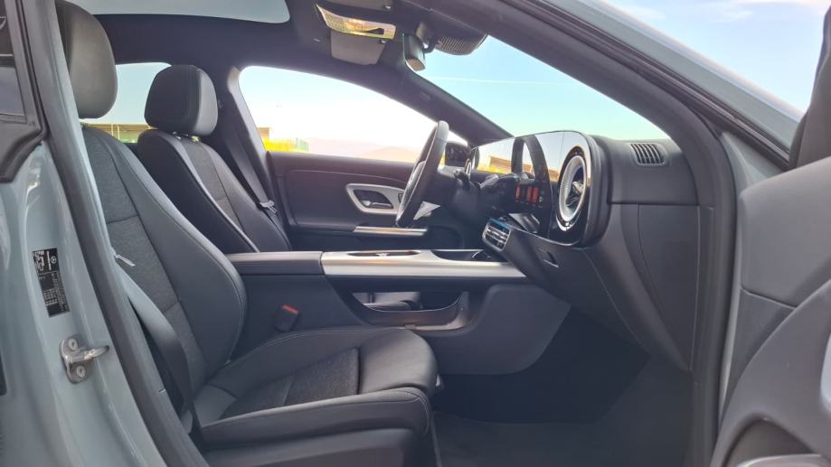 Mercedes-Benz CLA 250+ EQ ODMAH DOSTUPNO, fotografija 12