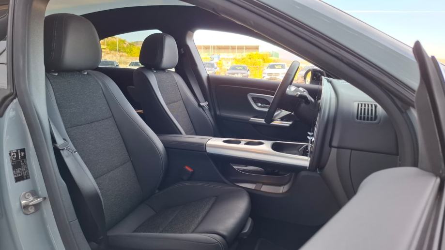 Mercedes-Benz CLA 250+ EQ ODMAH DOSTUPNO, fotografija 11