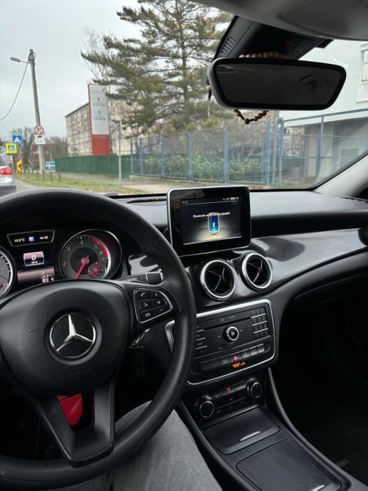 Mercedes-Benz CLA klasa 200 d automatik, fotografija 7