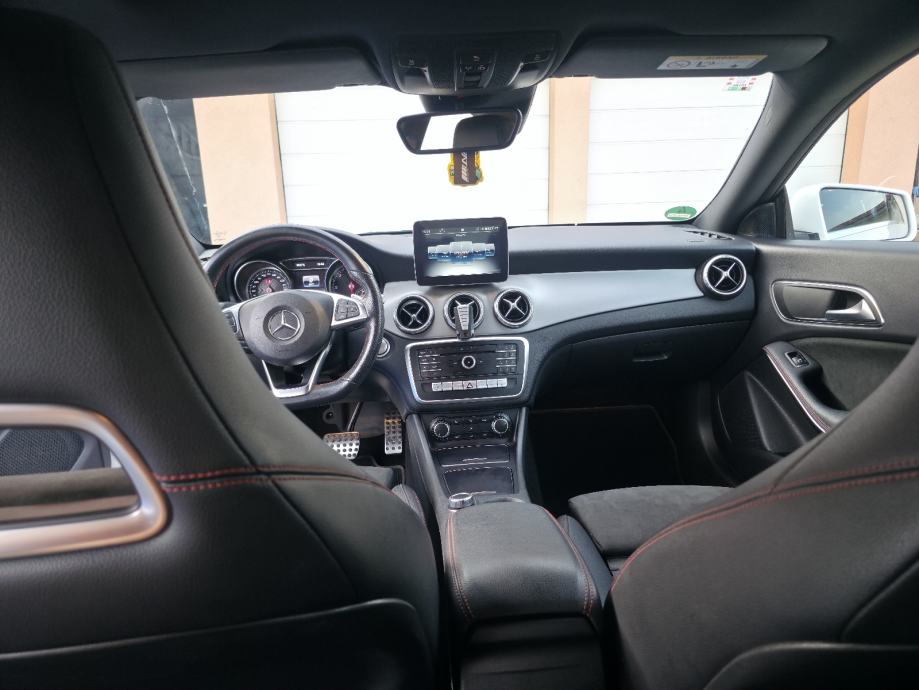 Mercedes-Benz CLA klasa 220 automatik, fotografija 15