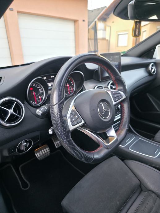 Mercedes-Benz CLA klasa 220 automatik, fotografija 4