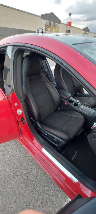 PRODAJEM Mercedes-Benz CLA klasa 200 d automatik, fotografija 8