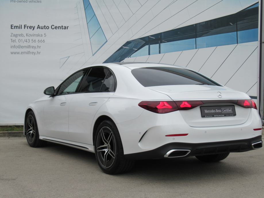 Mercedes-Benz E 220 d AMG Line/ Panorama/ Night paket/ 19", fotografija 8