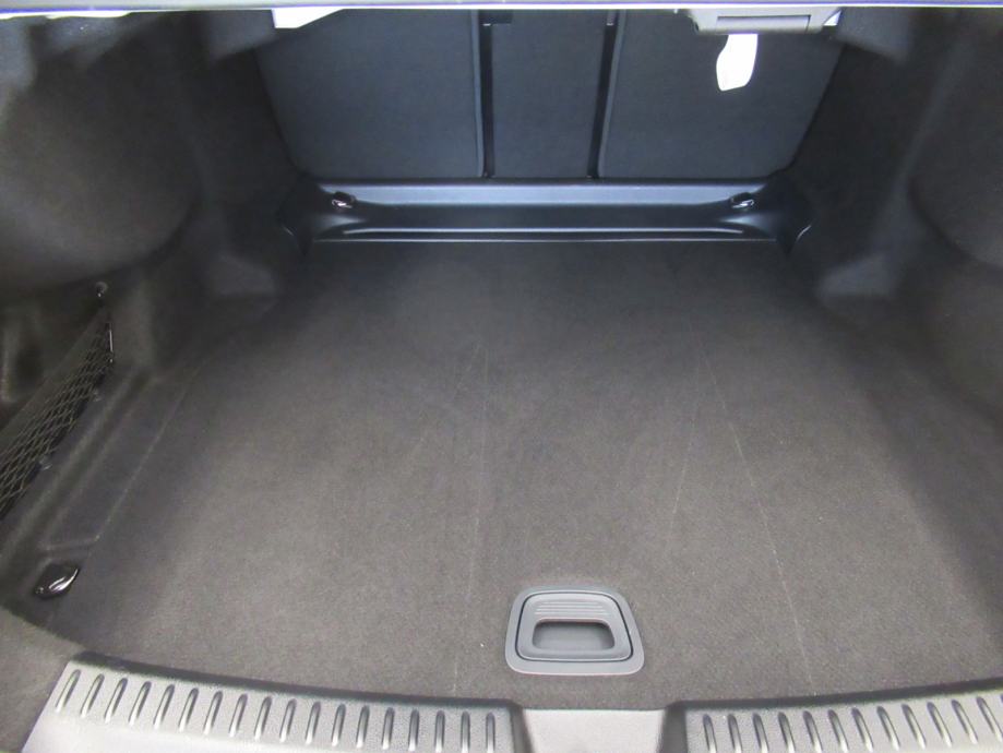 Mercedes-Benz E 220 d AMG Line/ Panorama/ Night paket/ 19", fotografija 19