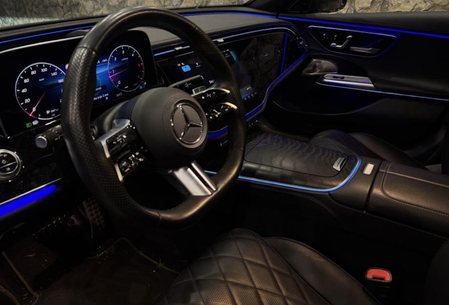 Mercedes-Benz E 220 D *Oprema po narudžbi* *Nove gume* *Jamstvo*, fotografija 16