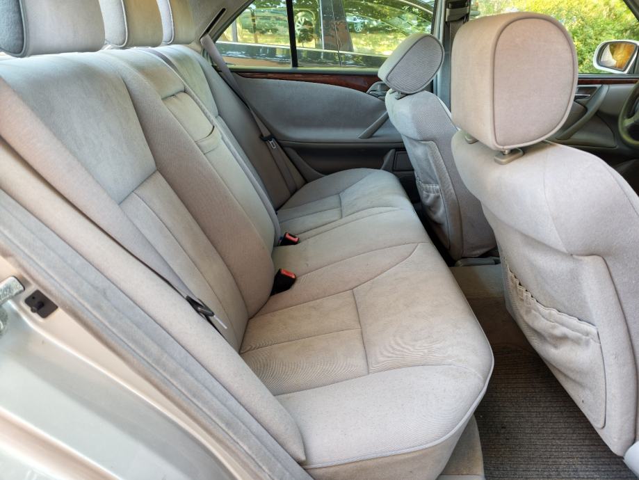 Mercedes-Benz E 270 automatik,Xenon,kuka,reg 7/2027!, fotografija 12