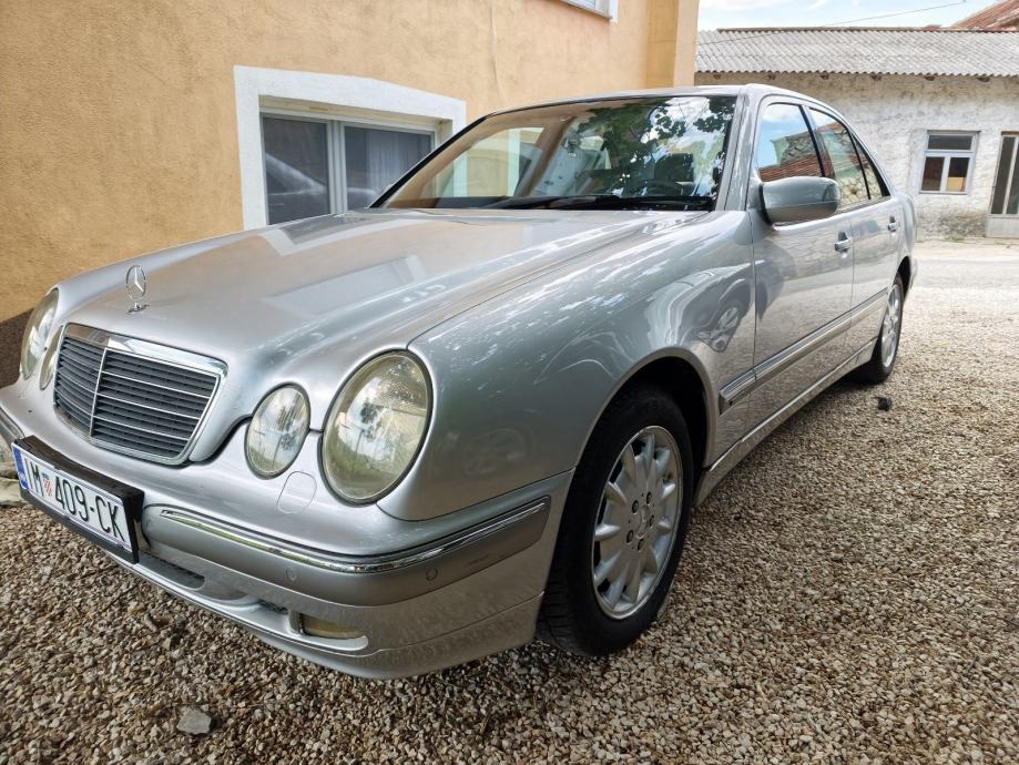 Mercedes-Benz E 270 automatik,Xenon,kuka,reg 7/2027!, fotografija 17