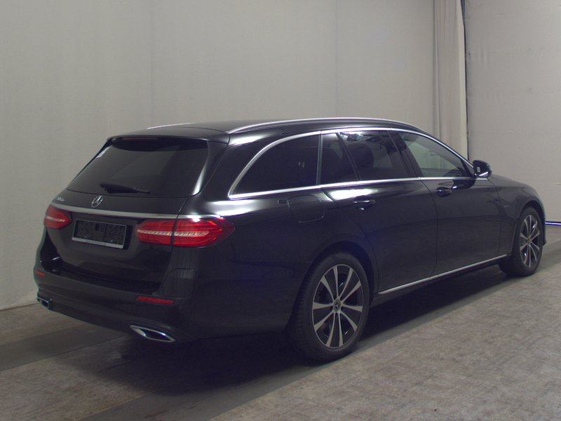 Mercedes-Benz E 300 de karavan automatik Avantgarde • panorama • ACC, fotografija 4
