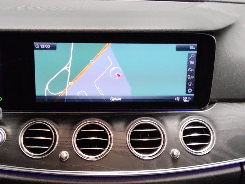 Mercedes-Benz E 300 de karavan automatik Avantgarde • panorama • ACC, fotografija 7