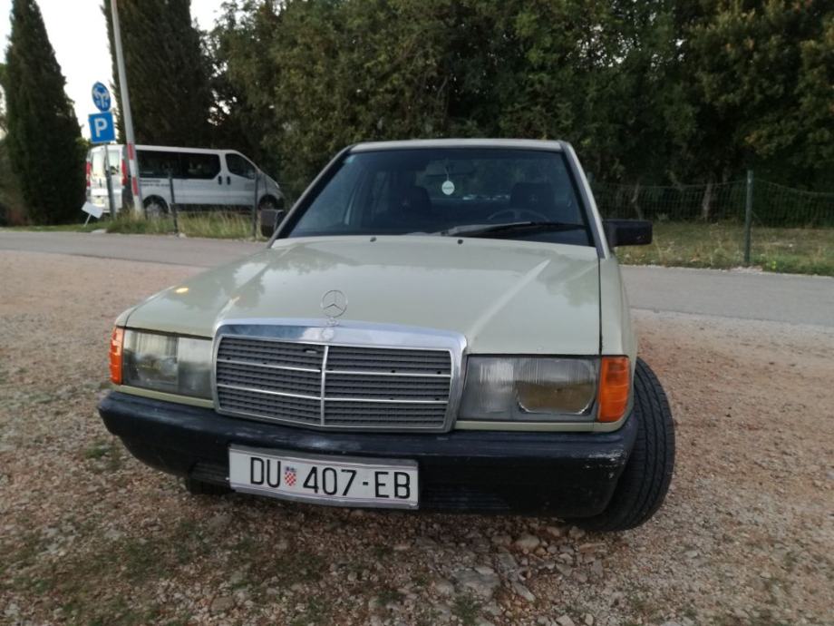 MercedesBenz Eklasa 190 2.0 E, registriran do 6/2018