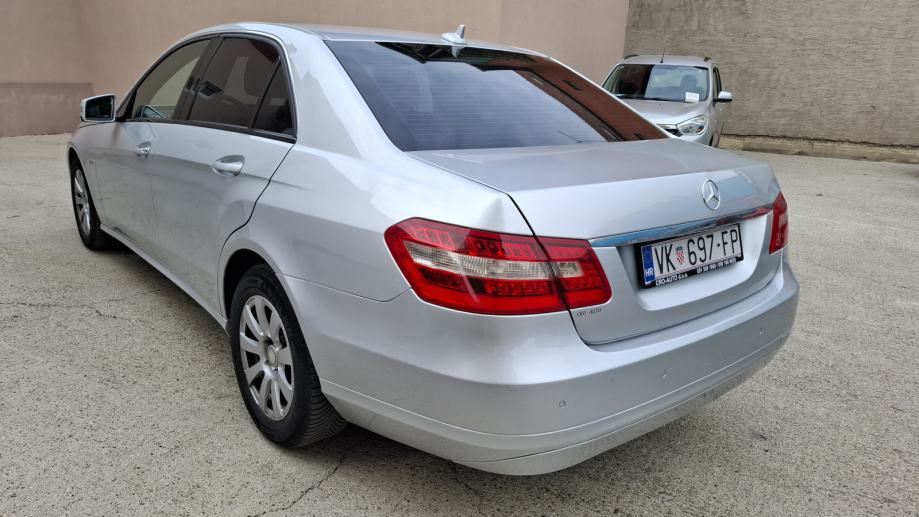 Mercedes-Benz E-klasa 220 CDI automatik, novi lanac, bez greške, pogled izvana - slika 3