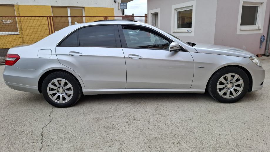Mercedes-Benz E-klasa 220 CDI automatik, novi lanac, bez greške, pogled izvana - slika 5