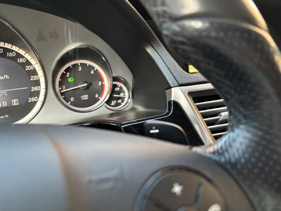 MERCEDES-BENZ E-KLASA 200 CDI AUTOMATIK AMG-PAKET CIJENA 10,900€!!!, fotografija 13